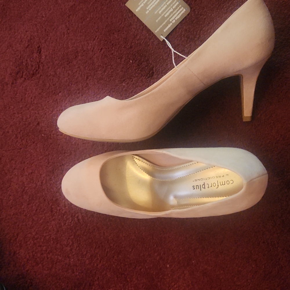 New ladies suede heels